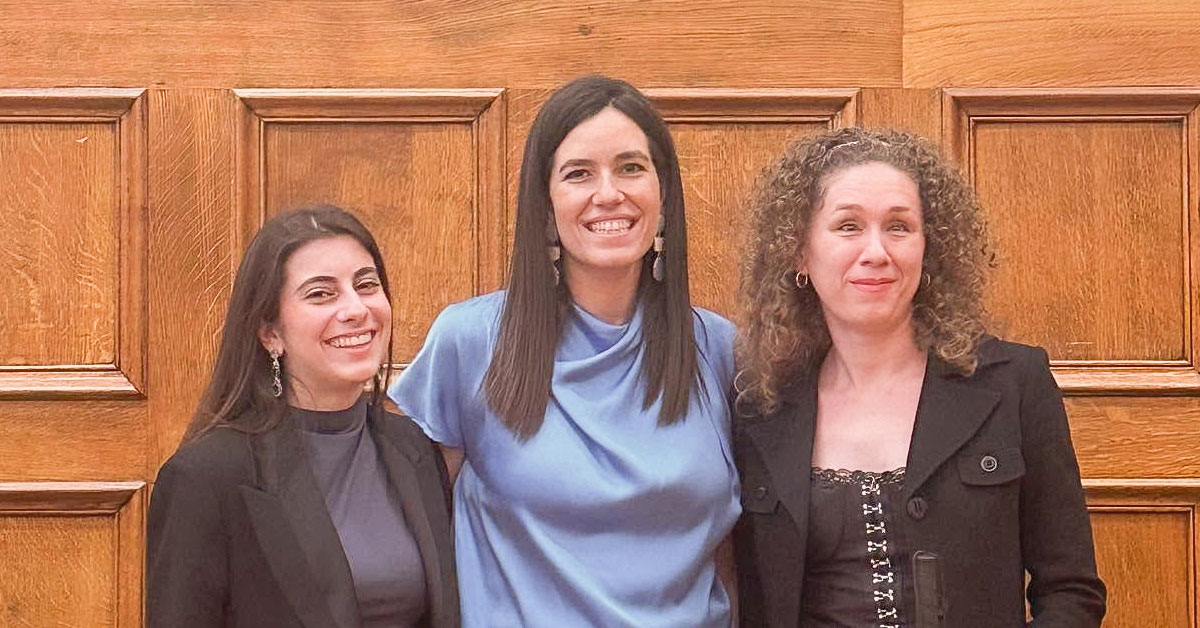 Η Νεφέλη Χατζηιωαννίδου με την ομάδα της @pop2see