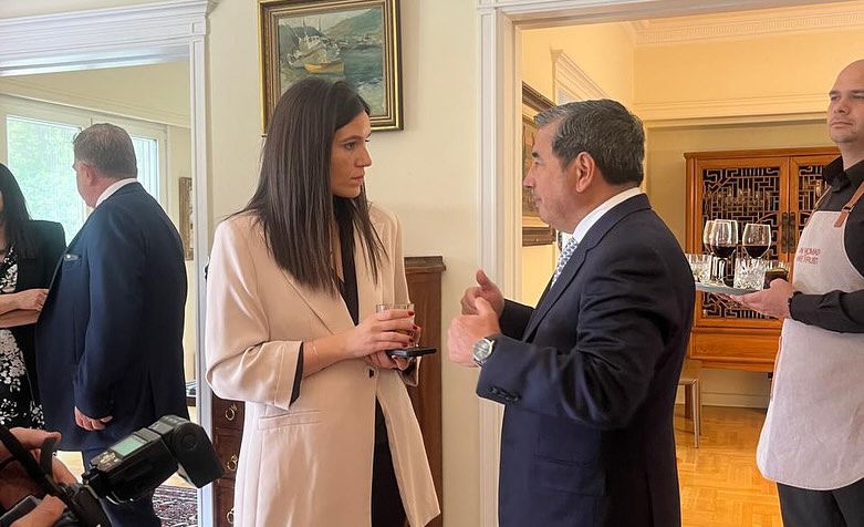 Η Νεφέλη Χατζηιωαννίδου ως Αντιπρόεδρος της Κοινοβουλευτικής Ομάδας Φιλίας Ελλάδας–Χιλής συναντήθηκε στη Βουλή, με την Υφυπουργό Εξωτερικών της Χιλής, κ. Gloria de la Fuente.